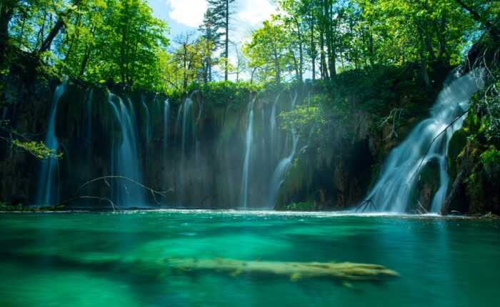 Transfer from Rovinj to Split via Plitvice Lakes | Travel with a local driver