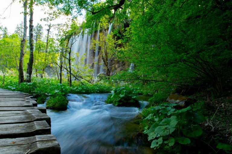 Split to Zagreb Private Transfer via Plitvice Lakes | Travel with a local driver